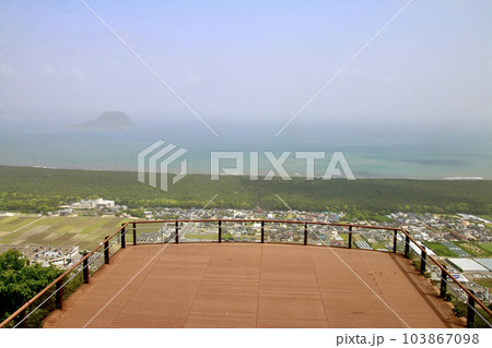 鏡山展望台からの眺望（佐賀県・唐津市） 103867098