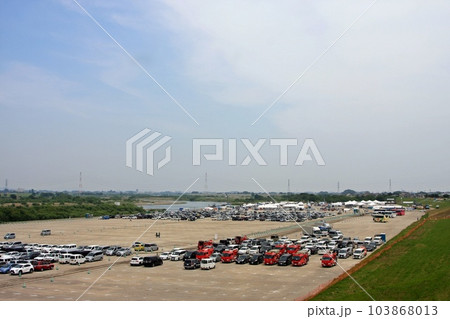 新上武大橋の利根川下流右岸において第71回利根川水系連合 総合水防演習開催。全景。2023 103868013