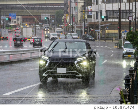 豪雨 103871474