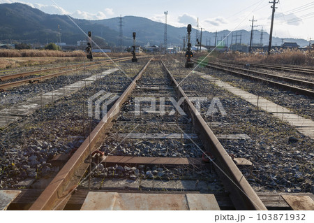 線路 踏切 美祢線 ローカル線 ディーゼルカー 厚狭駅 美祢 線路 踏切 美祢線 ローカル線 ディーゼルカー 厚狭駅 美祢 103871932