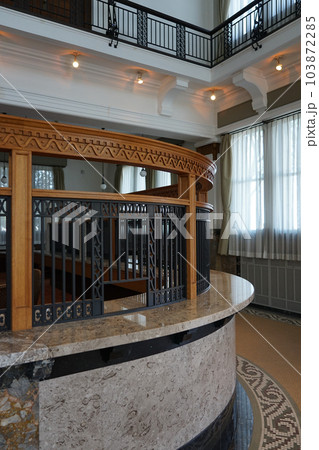 レトロな銀行窓口 103872285