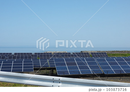 海辺の太陽光発電所(新潟県出雲崎町) 海辺の太陽光発電所(新潟県出雲崎町) 103873716