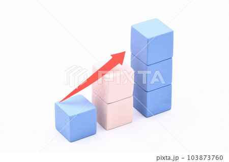 積み上げ、成長のイメージ(積み木) 積み上げ、成長のイメージ(積み木) 103873760