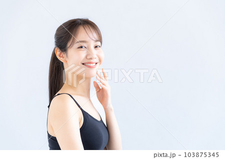 若い女性のビューティ 若い女性のビューティ 103875345