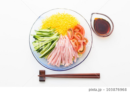 冷やし中華 103876968