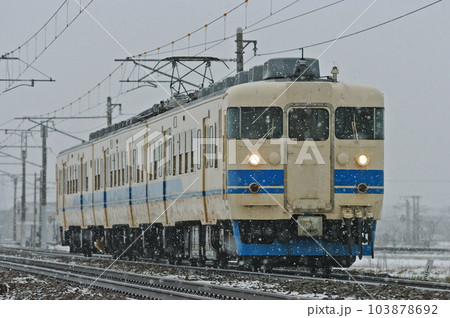 北陸本線 美川ー加賀笠間 JR西日本 413系 B09編成(金沢) 北陸本線 美川ー加賀笠間 JR西日本 413系 B09編成(金沢) 103878692