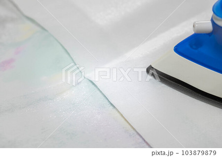 アイロンと接着芯 103879879