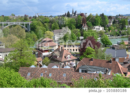 【スイス】 ベルンの街並み 103880186