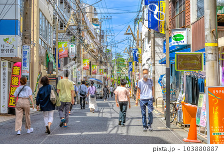 川崎市の都市風景 武蔵新城駅 川崎市の都市風景 武蔵新城駅 103880887