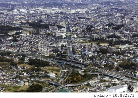 埼玉県の宮前インターチェンジ上空から宮原駅方向を空撮 埼玉県の宮前インターチェンジ上空から宮原駅方向を空撮 103882573