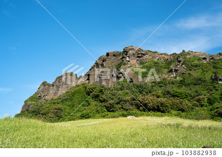 Jeju island, South Korea. beautiful Seongsan Ilchulbong at Jeju do (Jeju island). 103882938