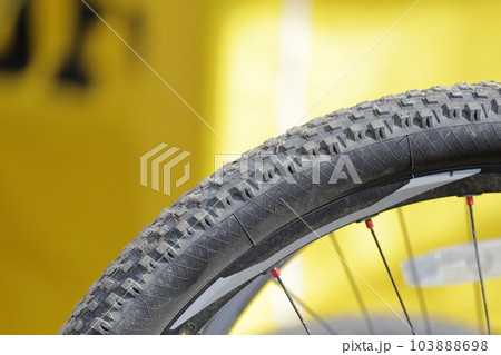競技用自転車のタイヤ 競技用自転車のタイヤ 103888698