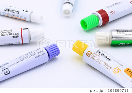 塗り薬のイメージ 103890711