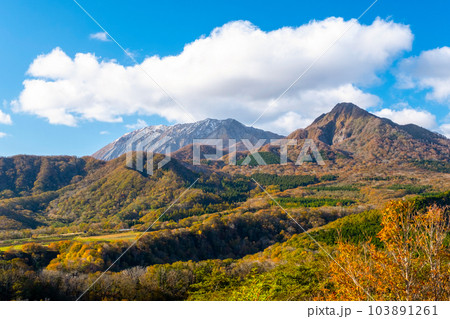 蒜山大山スカイライン 鬼女台展望台からの紅葉 蒜山大山スカイライン 鬼女台展望台からの紅葉 103891261
