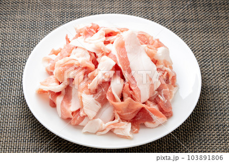 豚こま切れ肉。 103891806