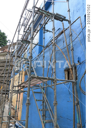 外壁塗装工事　足場の設置 103892502