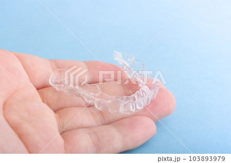 歯科医療で使用するマウスピース 103893979