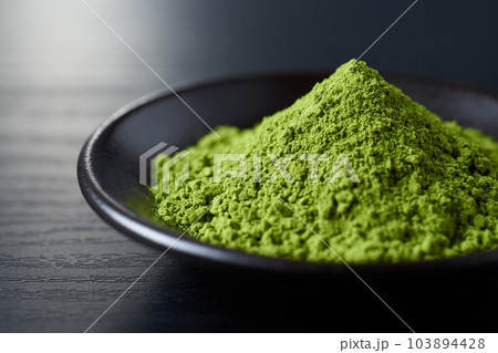 抹茶　木目背景イメージ 103894428