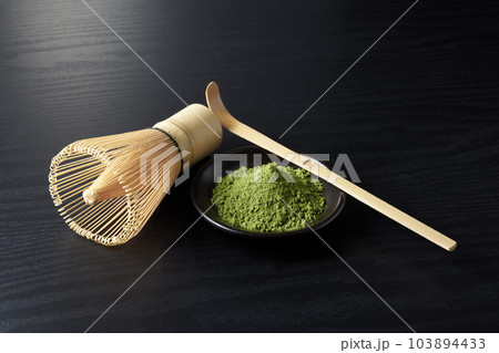 抹茶　木目背景イメージ 103894433