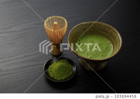 抹茶　木目背景イメージ 103894458