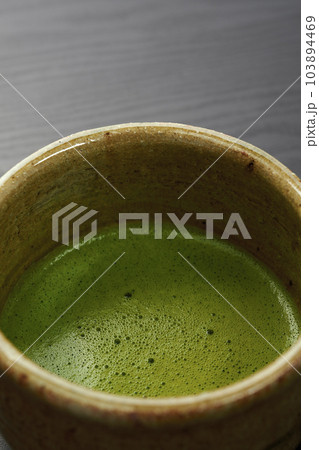 抹茶　木目背景イメージ 103894469