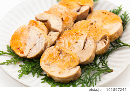 蒸したあん肝 103897245