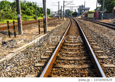Close-up of the railway in Taiwan. It has a strong sense of perspective. 103898929