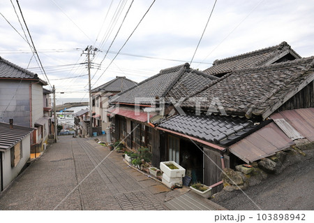 千葉　銚子　外川の街並み 103898942