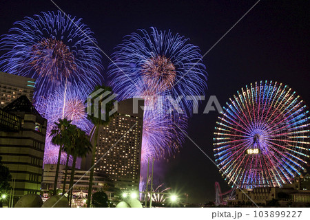 横浜みなとみらいの花火大会 横浜みなとみらいの花火大会 103899227