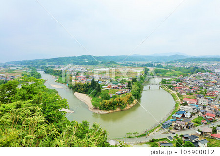 山形県　最上川を展望 103900012