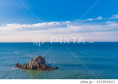 【愛知県田原市】日出の石門（ひいのせきもん）・沖の石門 103903621