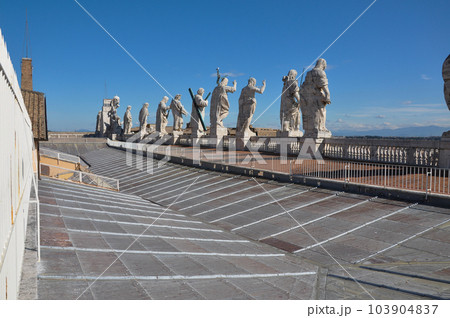 Statues of the apostles. Saint Peter's basilica, Vatican Statues of the apostles. Saint Peter's basilica, Vatican 103904837