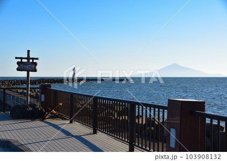 野寒布岬より利尻島 野寒布岬より利尻島 103908132