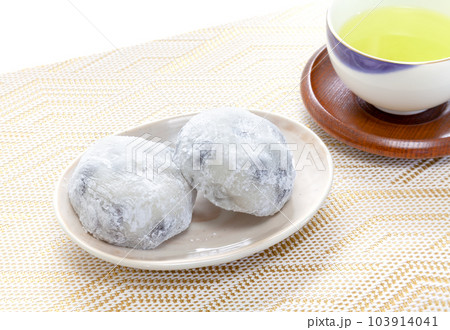 杵つき黒豆大福と日本茶 103914041