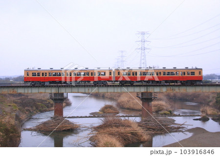 JR久留里線で運転されたキハ30形国鉄色の「想い出トレイン号」_2010/2/11撮影 JR久留里線で運転されたキハ30形国鉄色の「想い出トレイン号」_2010/2/11撮影 103916846