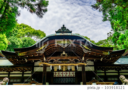 京都市左京区の岡崎神社 拝殿 京都市左京区の岡崎神社 拝殿 103918121