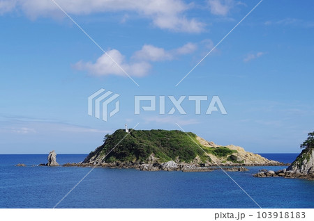 海辺の岩場 海辺の岩場 103918183
