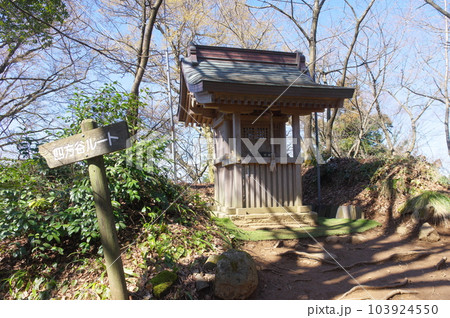 文殊山の奥の院 103924550