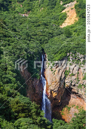 宮城県/ 蔵王 夏の「不帰の滝」(かえらずの滝) 宮城県/ 蔵王 夏の「不帰の滝」(かえらずの滝) 103924723