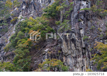昇仙峡の寒山拾得岩 103925718