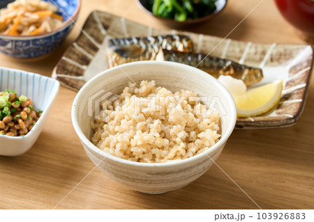 玄米ご飯 103926883