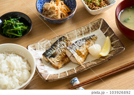 健康的な日本の食事 健康的な日本の食事 103926892