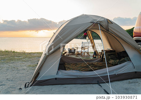 テント キャンプ 一人キャンプ ソロキャンプ 野営 夕日 夕焼け サンセット レジャー テント キャンプ 一人キャンプ ソロキャンプ 野営 夕日 夕焼け サンセット レジャー 103930871