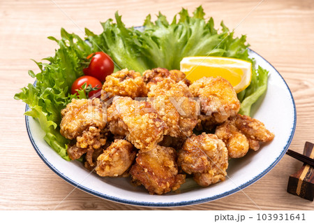 鶏の唐揚げ 鶏の唐揚げ 103931641