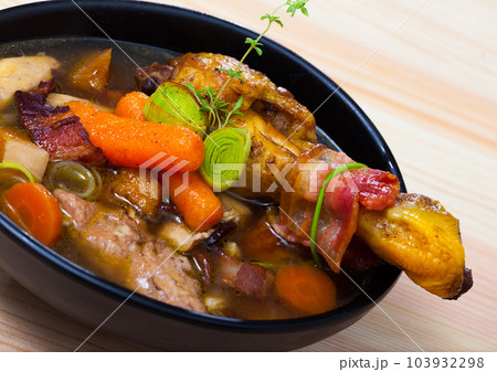 Scotland national chicken soup Cock-a-leekie Scotland national chicken soup Cock-a-leekie 103932298