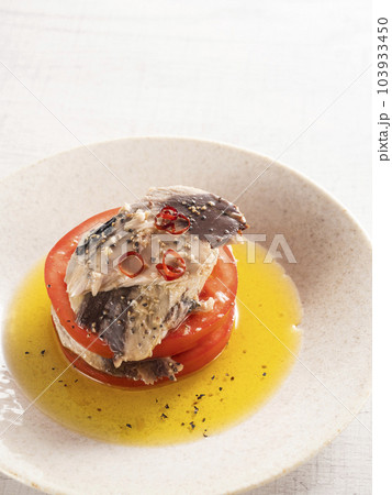 なまり節とトマトのオリーブオイルあえ なまり節とトマトのオリーブオイルあえ 103933450