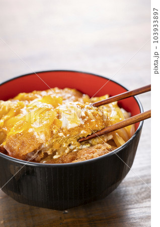 ロースカツ丼 103933897