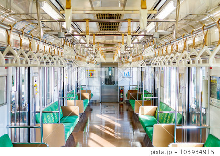 【イメージ素材】電車車内(JR仙石線) 【イメージ素材】電車車内(JR仙石線) 103934915