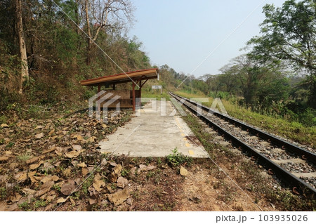 タイ国鉄　フアイリアン駅 103935026