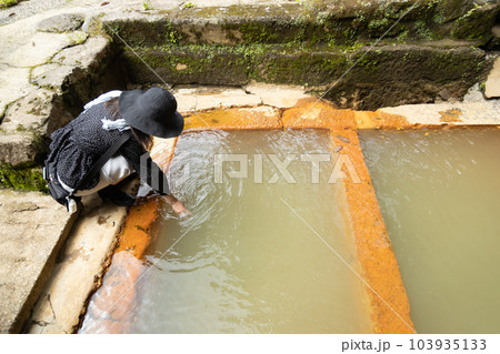 鹿児島県霧島市の秘湯、和気湯　無人の温泉 103935133
